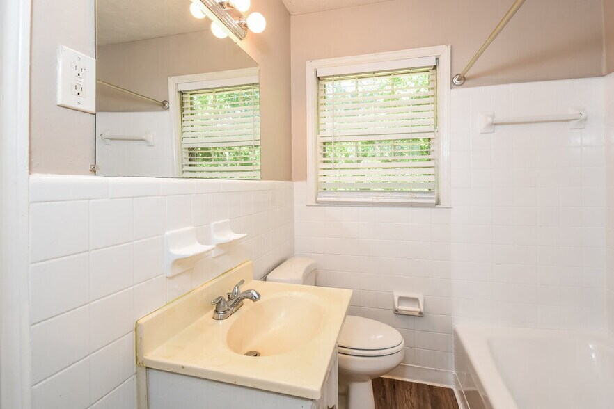 Building Photo - 6325 Wellington Way