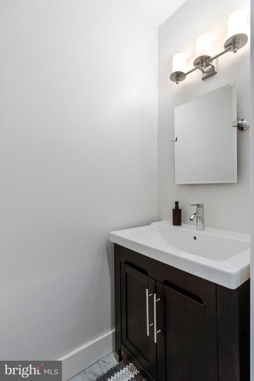 Building Photo - 1915 6th St NW