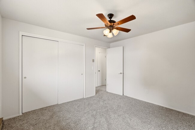 Building Photo - 13121 E Skyview Ave