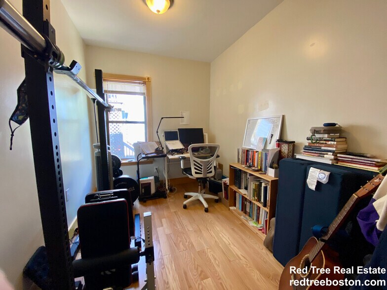 Building Photo - 11 Tabor Pl