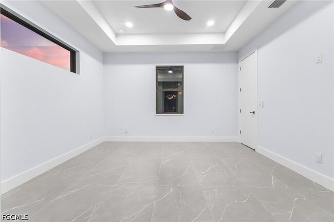 Building Photo - 142 SW 33rd Pl