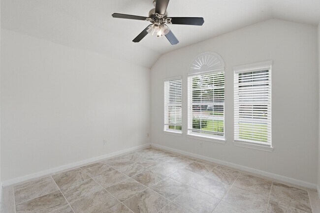 Building Photo - 1004 Oak Glen Dr