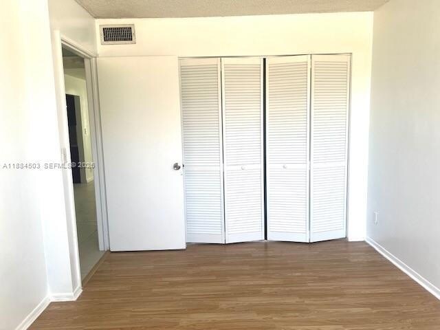 Building Photo - 9450 Live Oak Pl