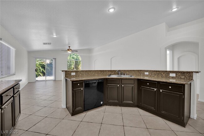 Building Photo - 1542 Misty Sky Dr