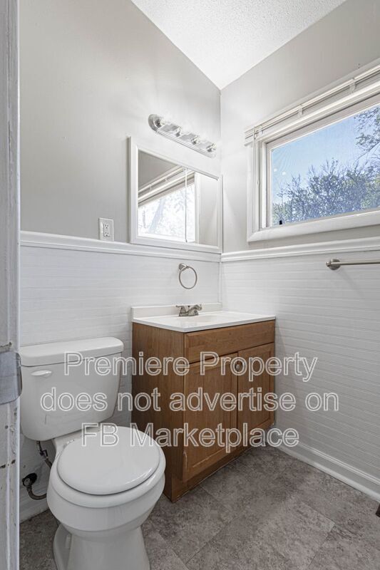 Building Photo - 6306 Fairlane Dr