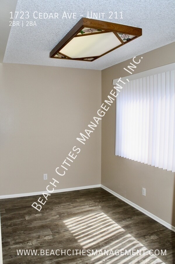 Building Photo - 1723 Cedar Ave