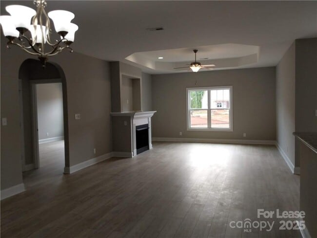 Building Photo - 835 Wisteria Wy