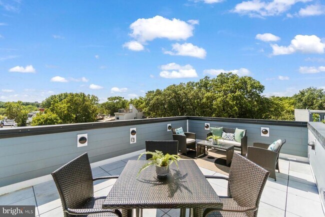 Building Photo - 1640 4th St NW