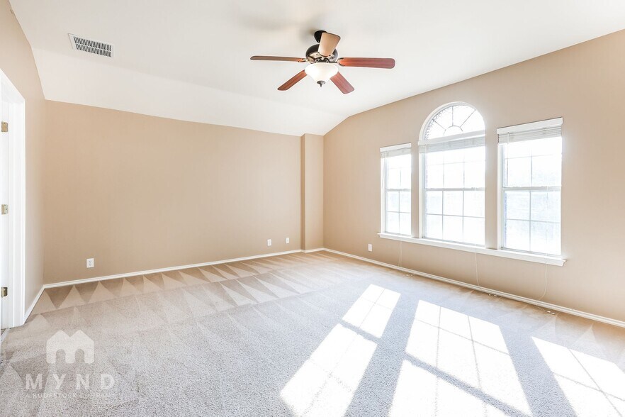 Building Photo - 404 Dove Wing