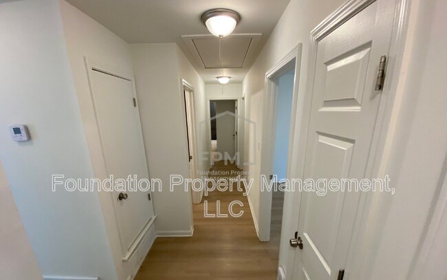 Building Photo - 3966 Battlefield Dr