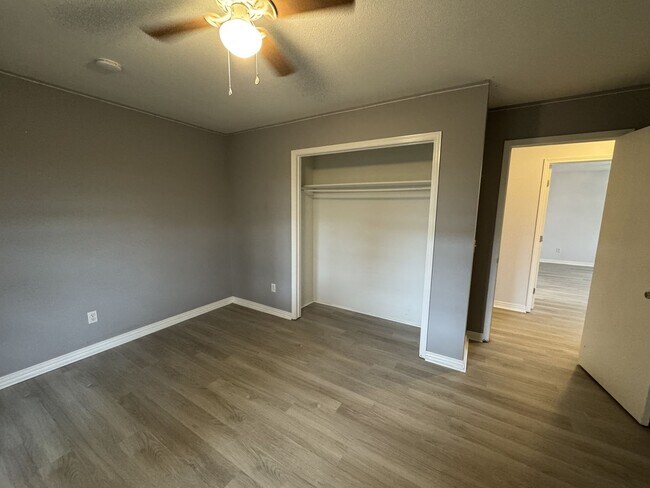 Building Photo - Beautiful home, newly updated near schools