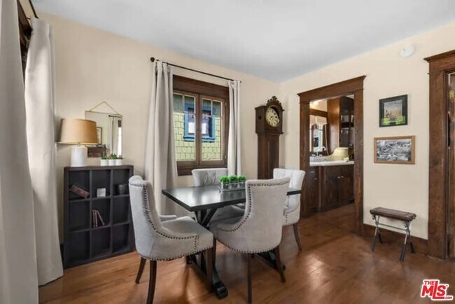 Building Photo - 850 Laveta Ter