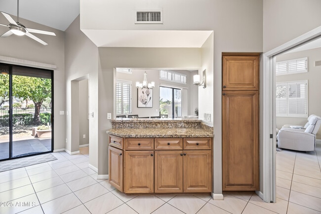 Building Photo - 7740 E Gainey Ranch Rd