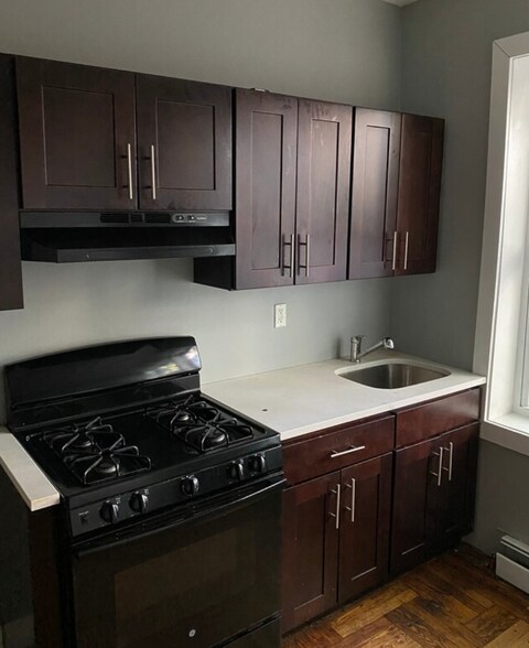 Primary Photo - 907 Bergen St