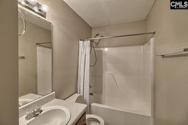 Building Photo - 236 Melon Dr