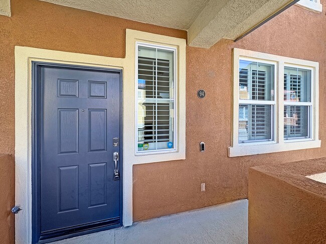 Building Photo - Beautiful 2B/2.5BA located in Santee!