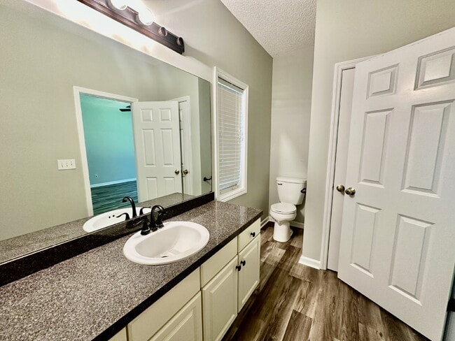 Building Photo - Fantastic Three Bedroom Updated Home in Bluffton!