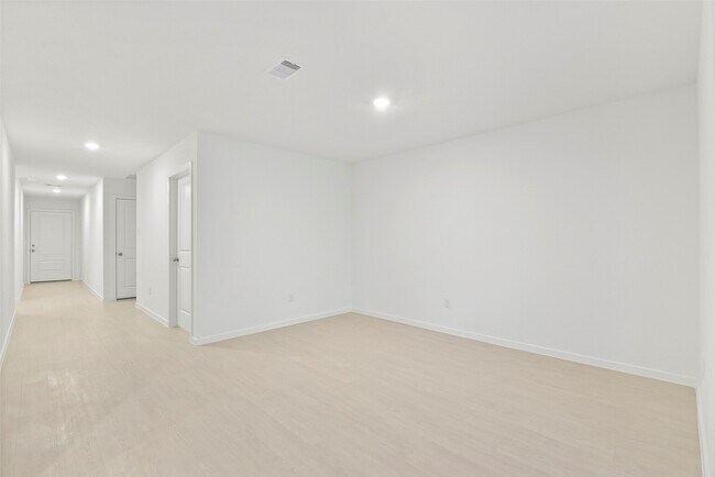 Building Photo - 249 Douglas Hls Dr