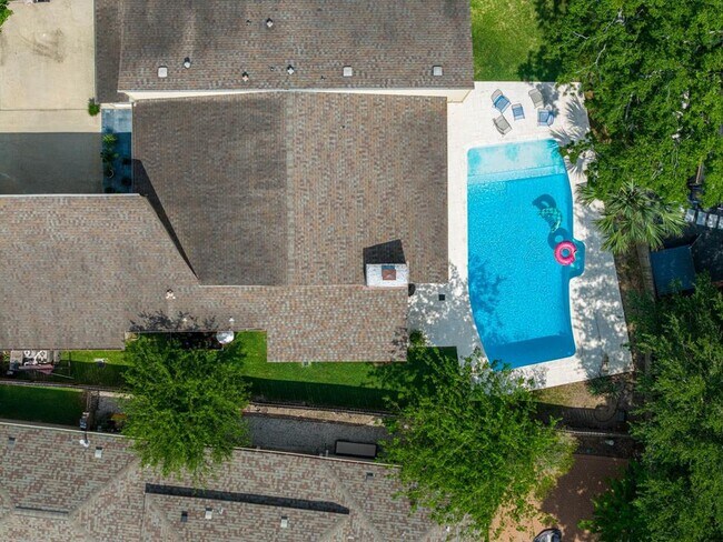 Building Photo - 1550 Wood Lodge Dr