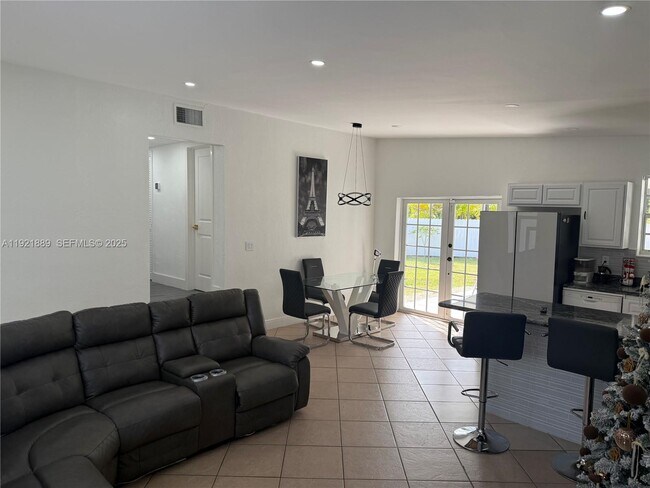 Building Photo - 27000 SW 145th Ave