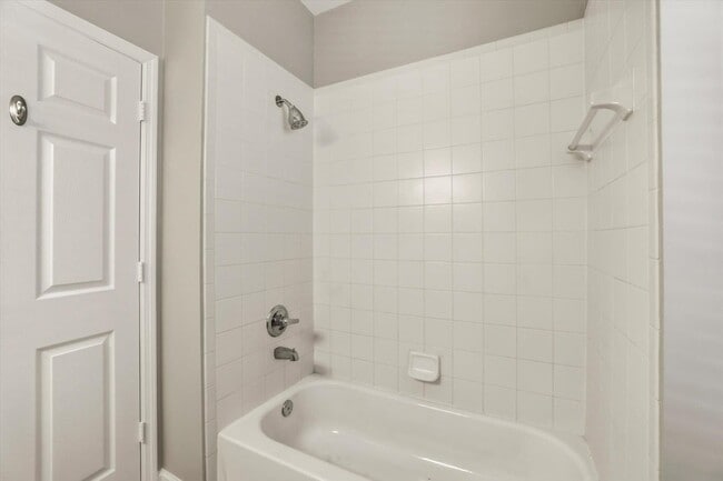 Building Photo - 3316 Calumet Dr