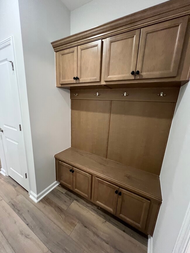 Building Photo - 375 Chesapeake Cmns St