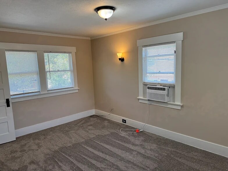 bedroom two - 1264 N Hudson Ave