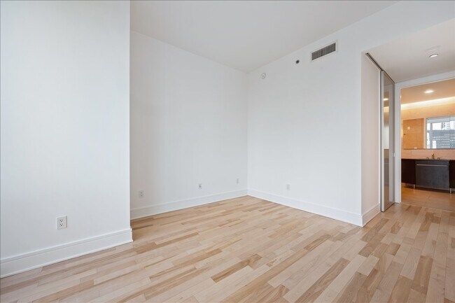 Building Photo - 401 N Wabash Ave