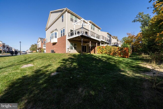Building Photo - 25850 Clairmont Manor Square