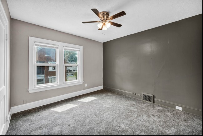 Building Photo - 12730 Barrington Ave