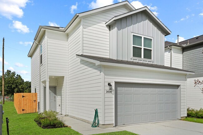 Building Photo - 1402 Acorn Mdw St