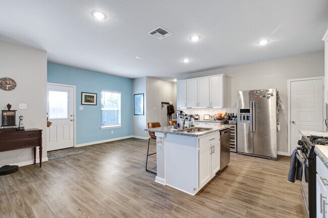 Building Photo - 5119 Topaz Bnd