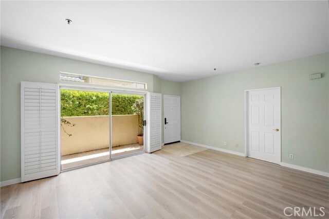 Building Photo - 13801 Oxnard St