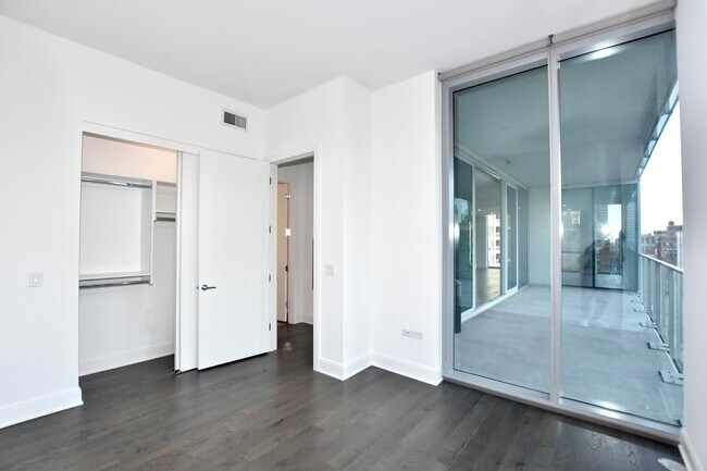 Building Photo - 60 E Randolph St