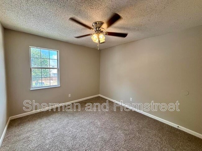 Building Photo - 212 Commons Dr
