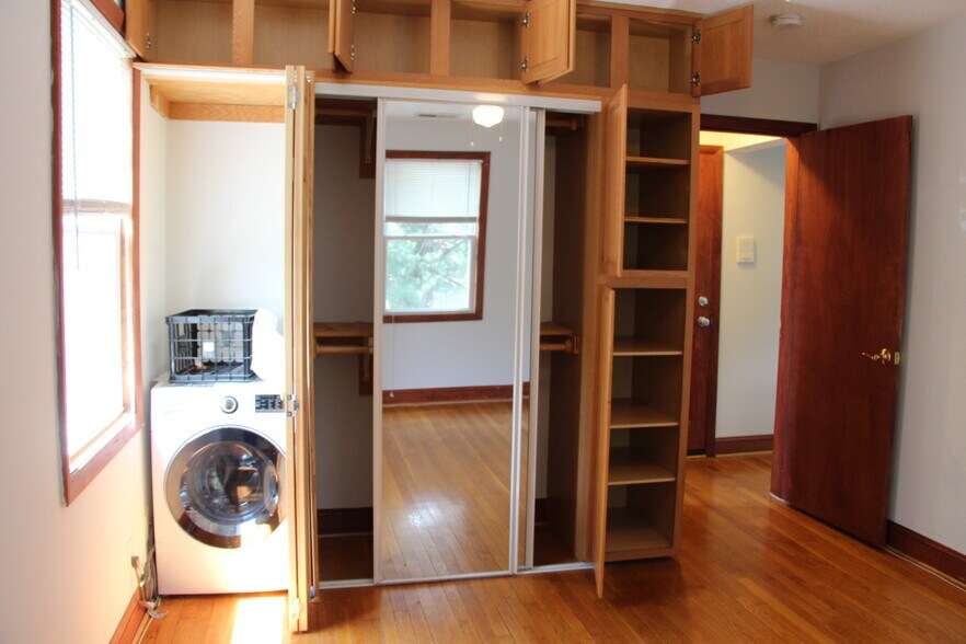 Building Photo - 624 North Monroe Street