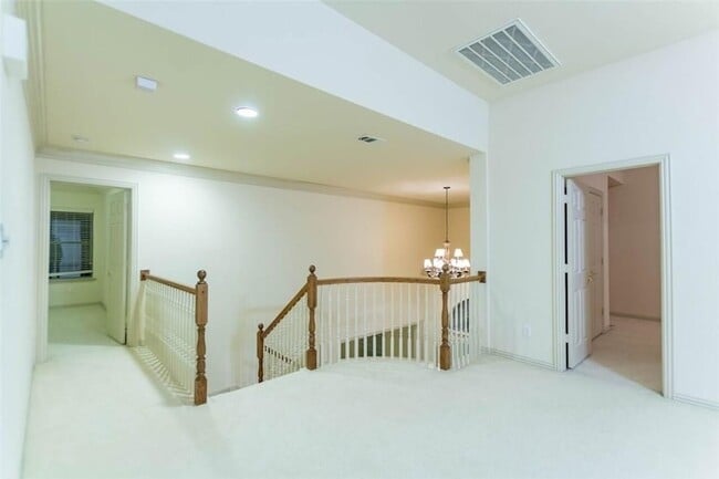 Building Photo - 5717 Sweetbriar Dr