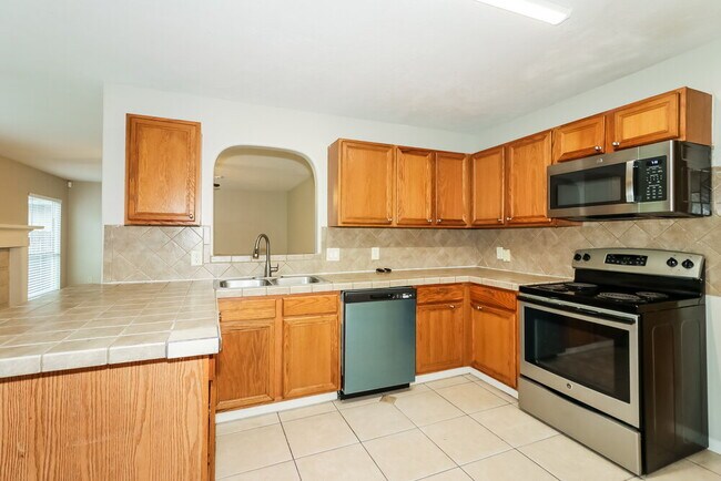 Building Photo - 18326 Forest Dew Dr