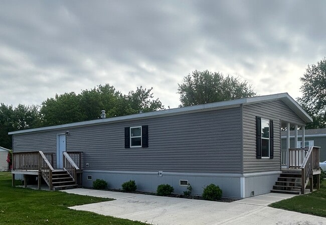 Building Photo - 54 Hickory Ln