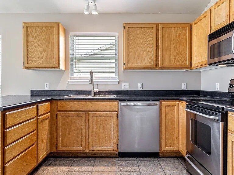 Building Photo - 7546 Cinnamon Teal Dr