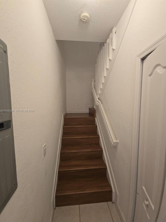 Building Photo - 4415 SW 160th Ave