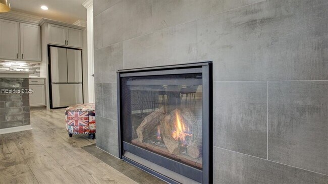 Building Photo - 1571 Shoreside Dr