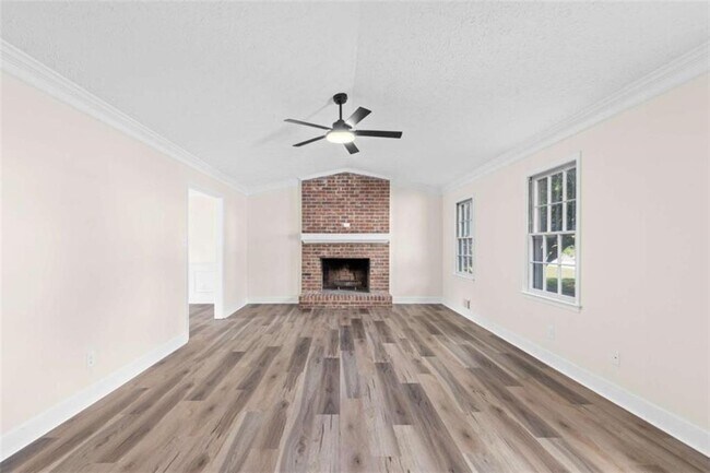 Building Photo - 2250 Ridge Forest Dr