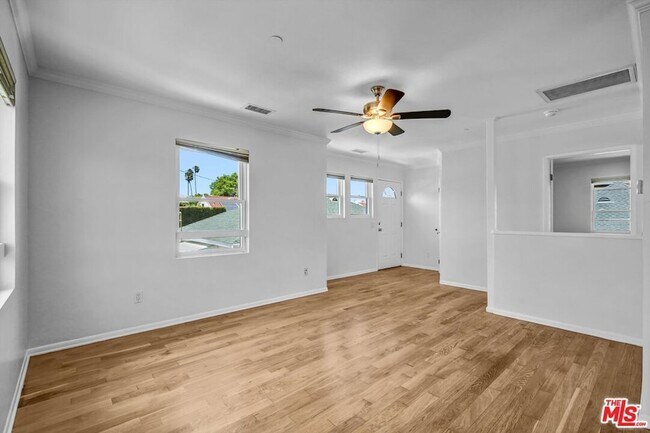 Building Photo - 1328 10th St