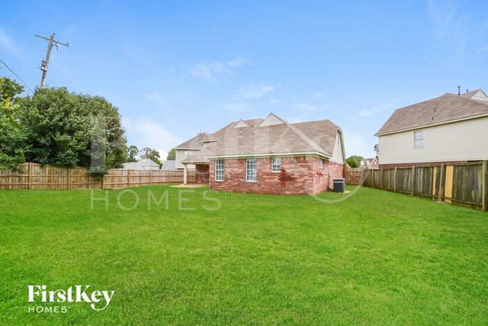 Building Photo - 7701 Belmont Run Cove