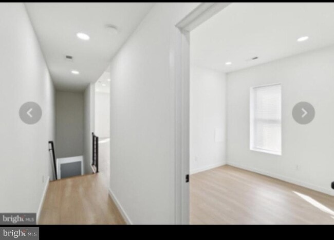 Building Photo - 1615 W Erie Ave