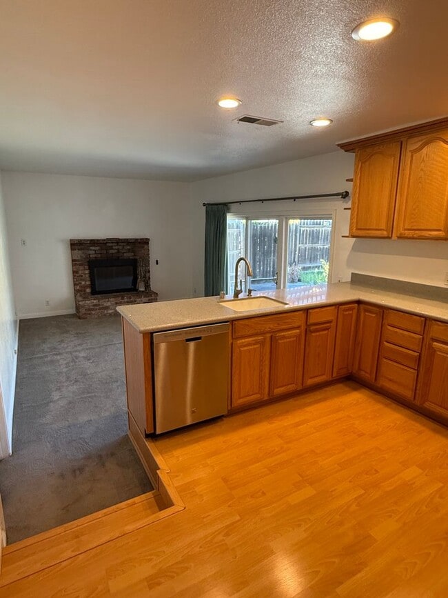 Building Photo - 7389 Newcastle Ln