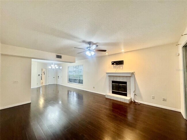 Building Photo - 2800 Countryside Blvd