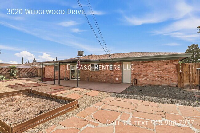 Building Photo - 3020 Wedgewood Dr