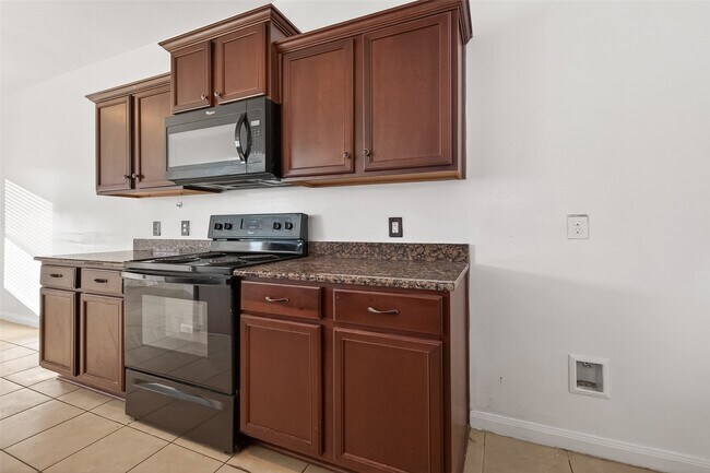 Building Photo - 20807 Echo Manor Dr